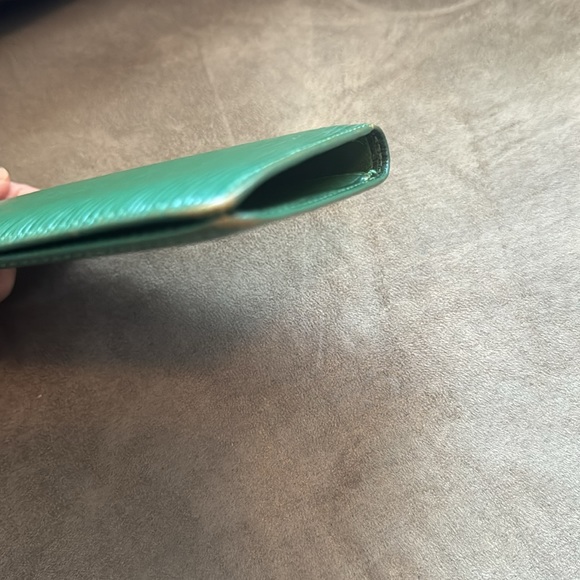LV Green Epi Wallet - Picture 5 of 10